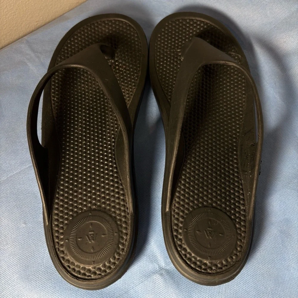 Toes Black Flip Flop Sandals